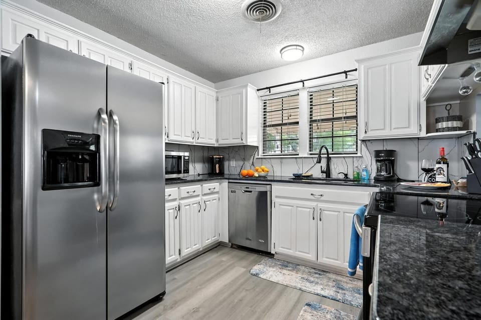 Cook your favorite meals with ease.