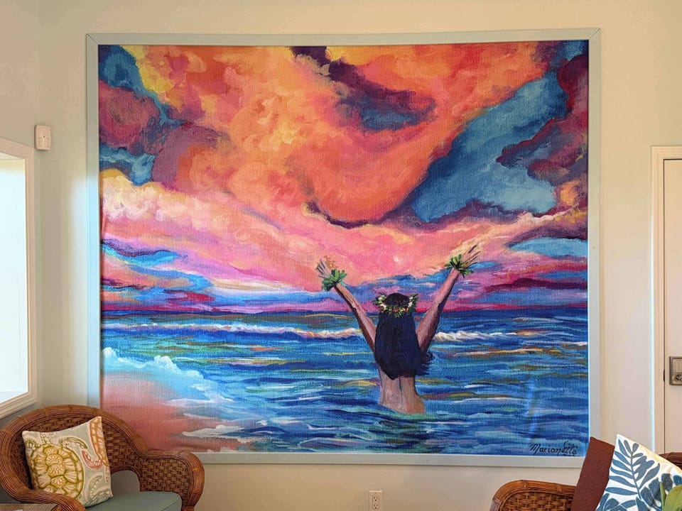 Lobby - Lounge (common area) - enjoy the vibrant artwork created by local artists. 