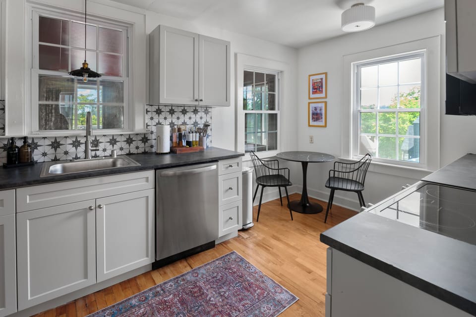 Enjoy your morning coffee in the cozy corner of the kitchen with capitol views.