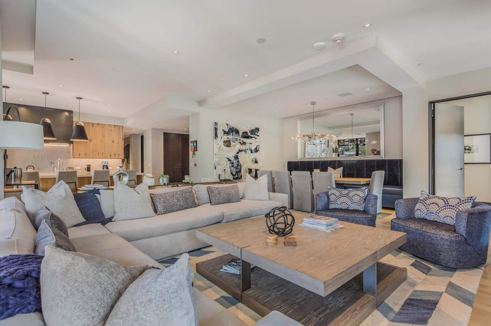 08_84_CARRIAGE_WAY_704E008