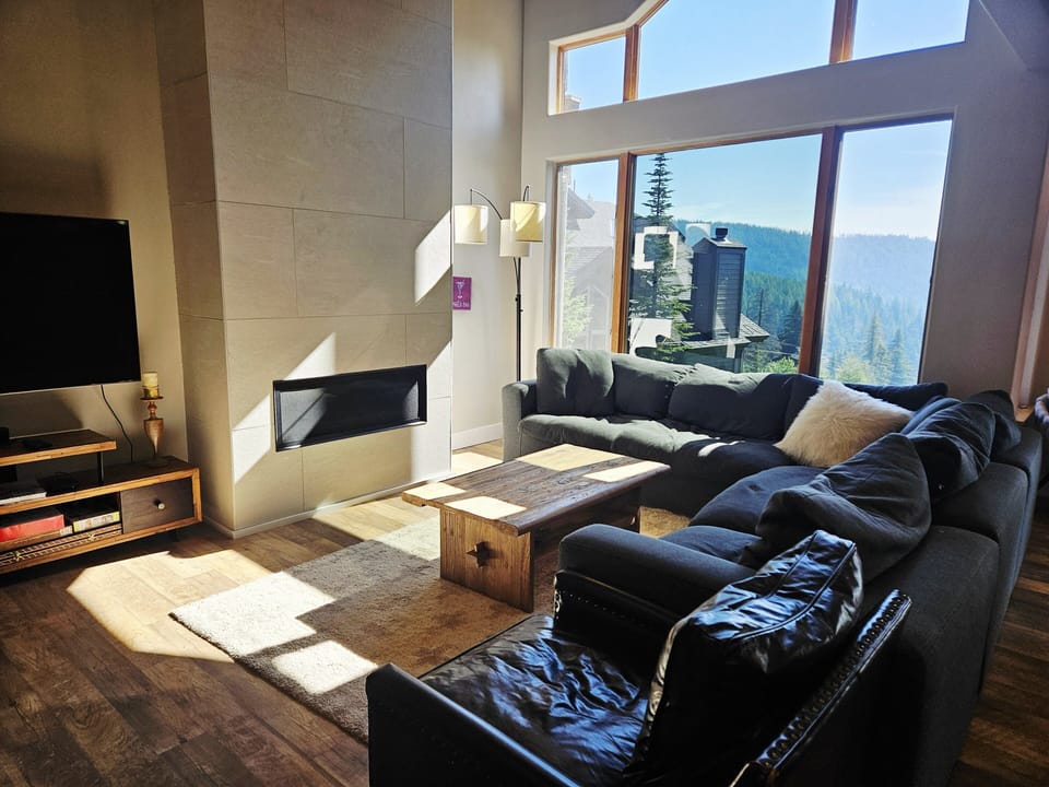 Architecture, Building, Furniture, Indoors, Living Room