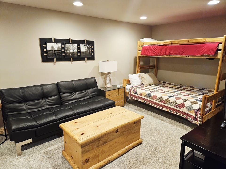 Bed, Bedroom, Furniture, Indoors, Room