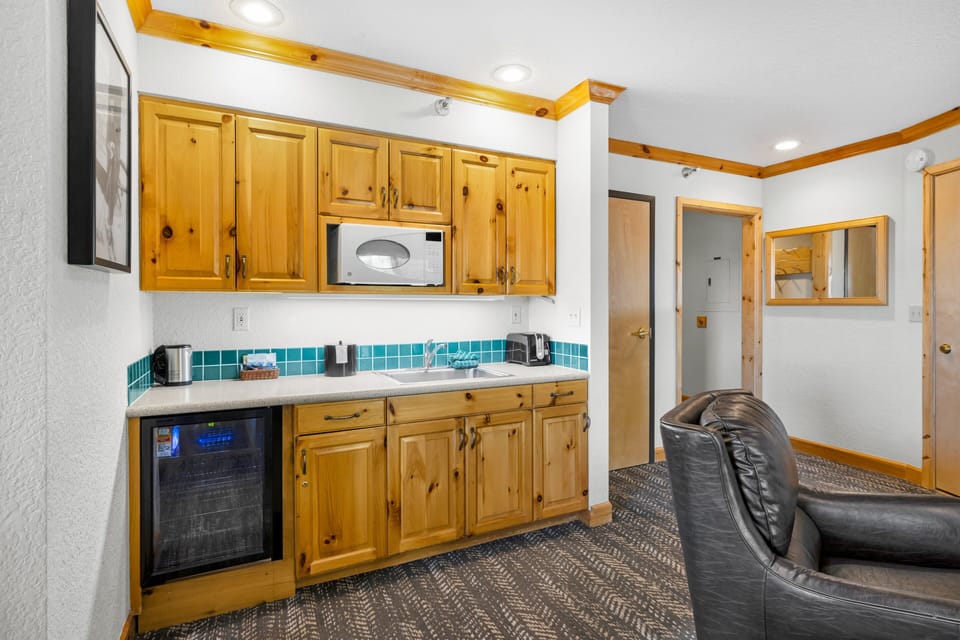 Indoors, Appliance, Microwave, Oven, Kitchen