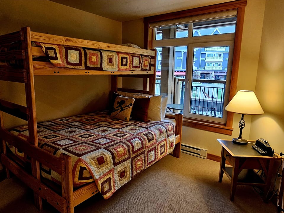 Lamp, Furniture, Indoors, Table Lamp, Bed