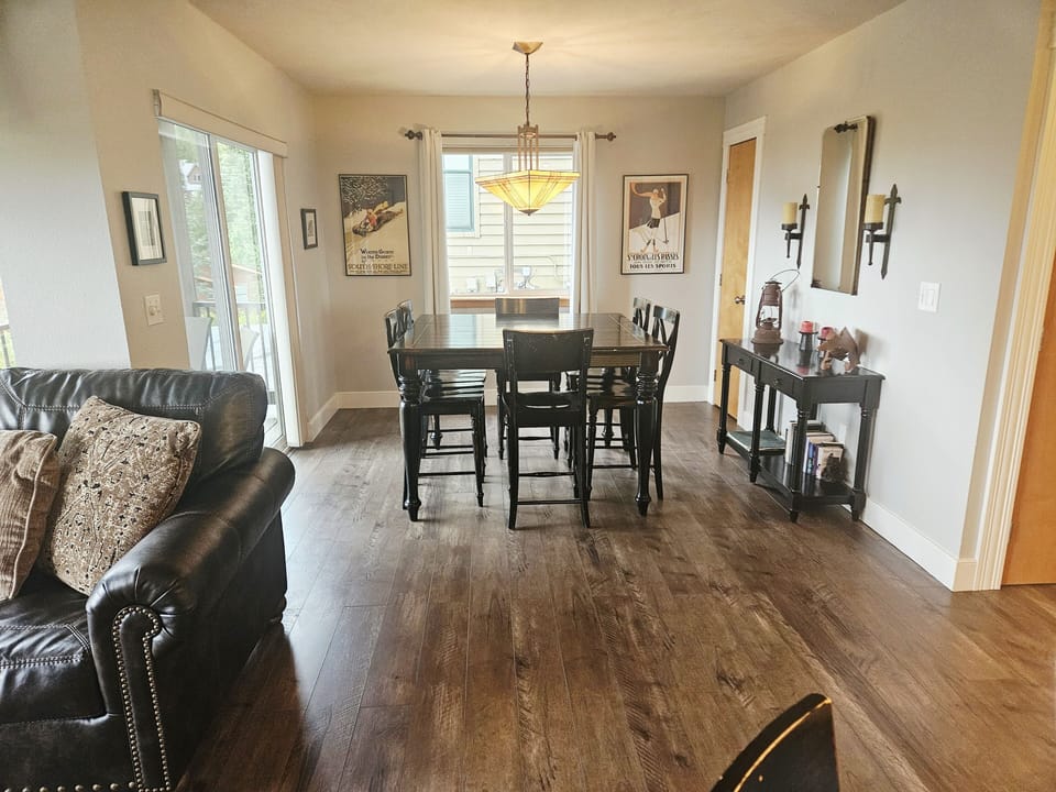 Architecture, Building, Dining Room, Dining Table, Furniture