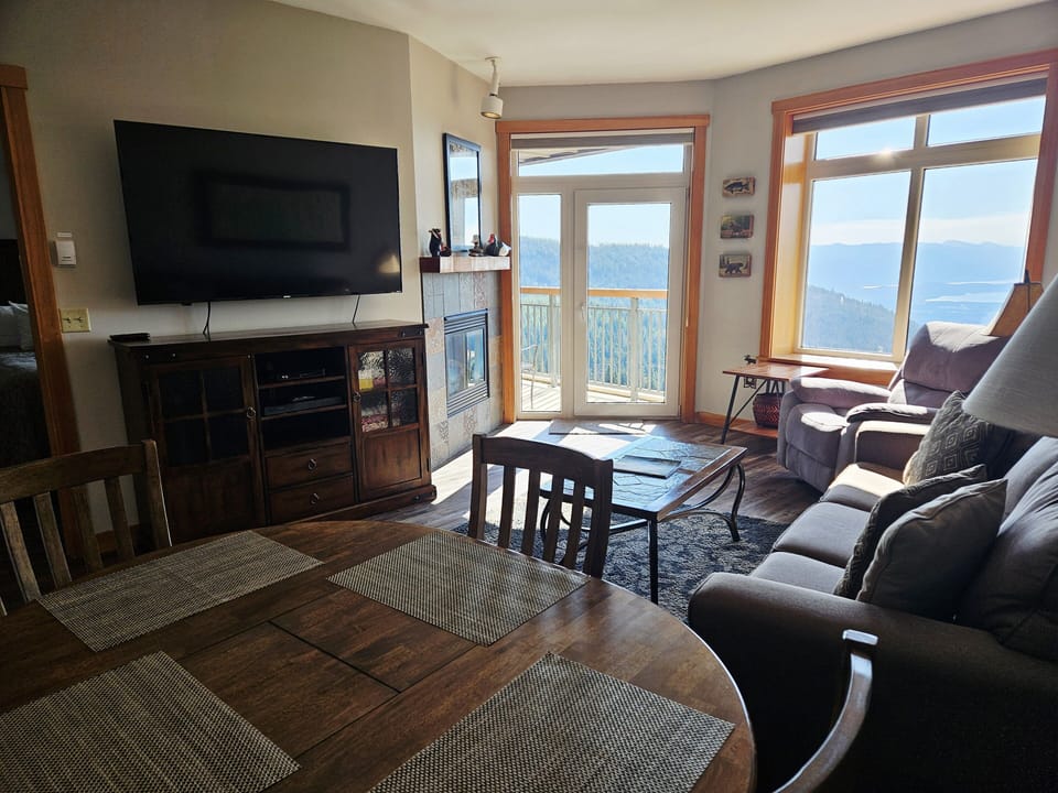 Furniture, Indoors, Living Room, Couch, Floor