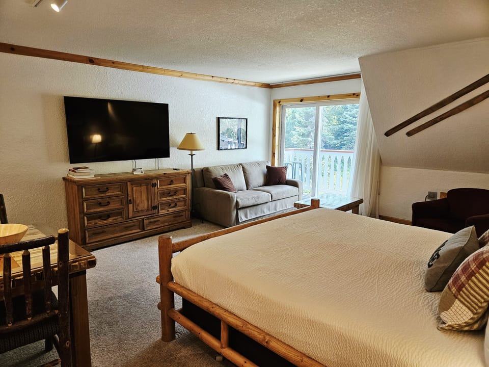 Indoors, Screen, TV, Painting, Couch