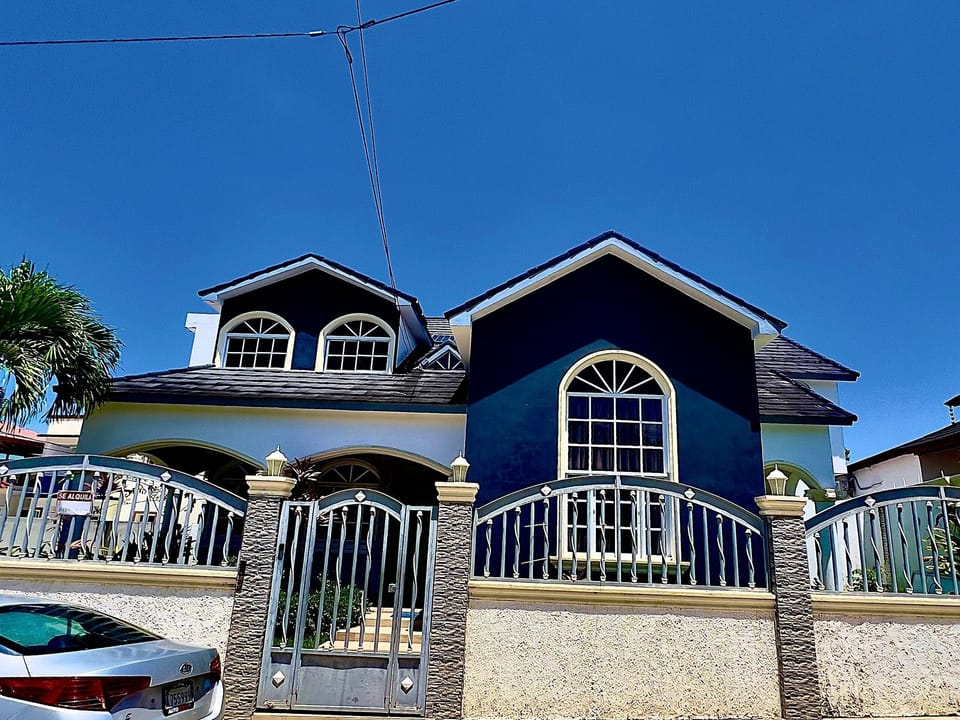 On site,Mountain view,View(from property / room),Street view,Garden view