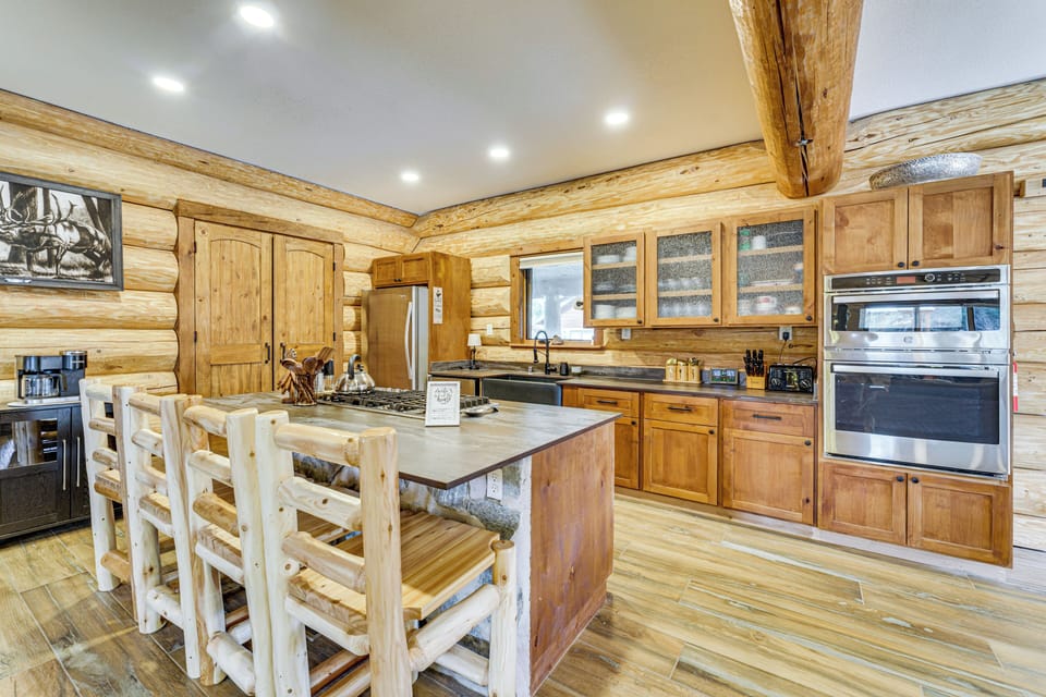 Kitchen | 1st Floor | Keurig K-Duo | Blender | Toaster