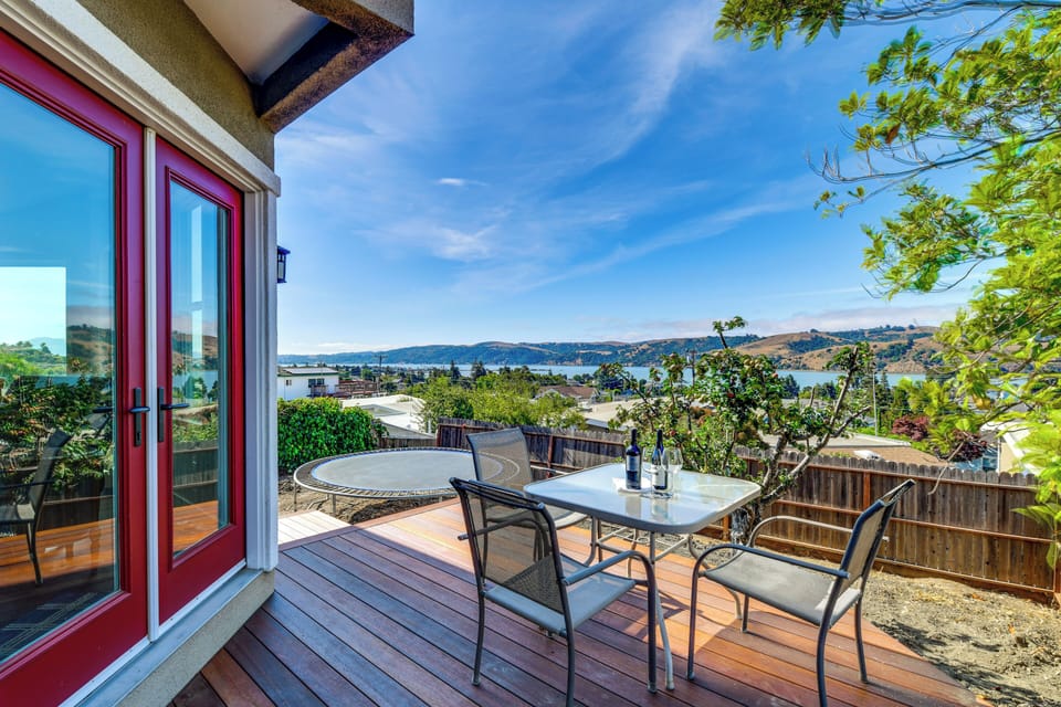Benicia Vacation Rental | 4BR | 3BA | 2,000 Sq Ft | 4 Steps Required