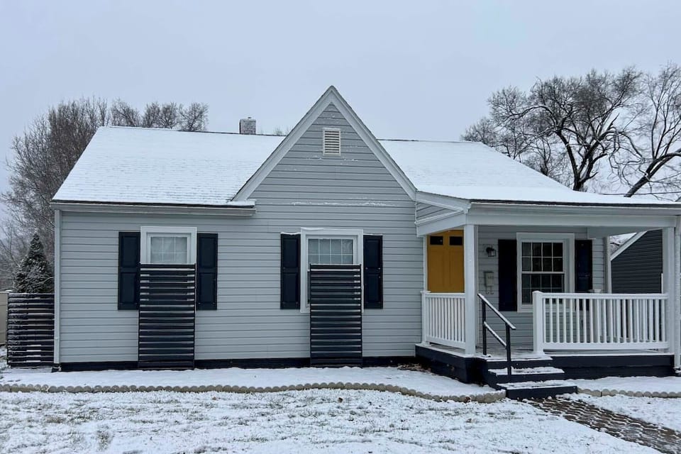 Elkton Vacation Rental | 4BR | 2BA | 1,500 Sq Ft | 4 Steps to Access