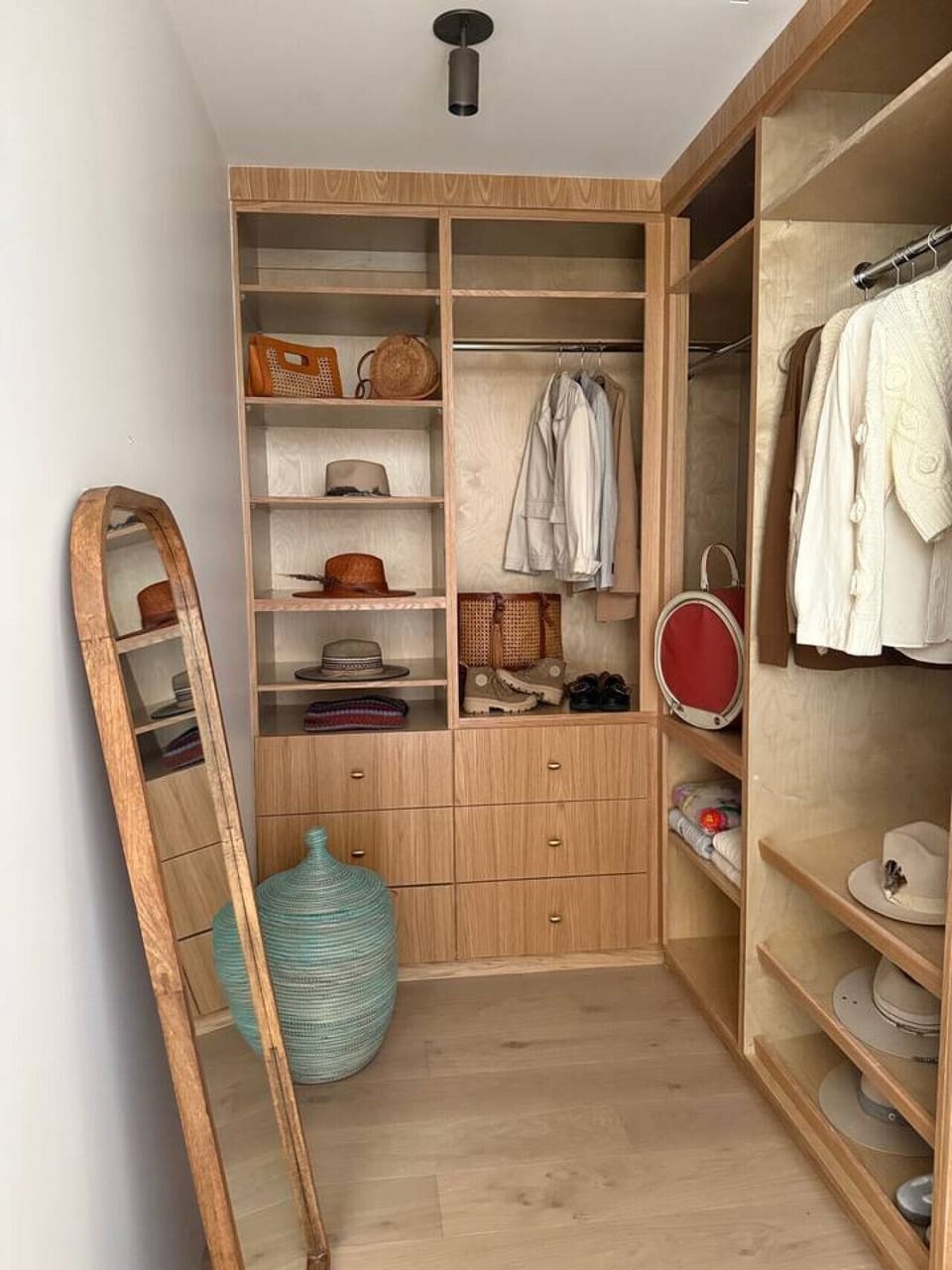 Ample storage space to keep your clothes and essentials organized.