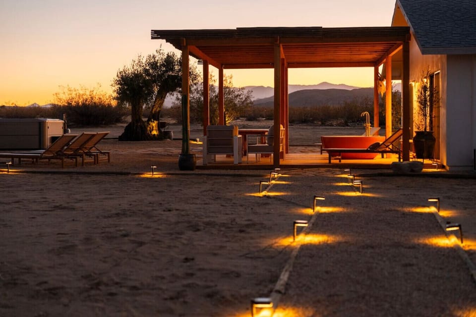 After a dusty hike through the park, there`s nothing better than soaking the desert sky with views for miles