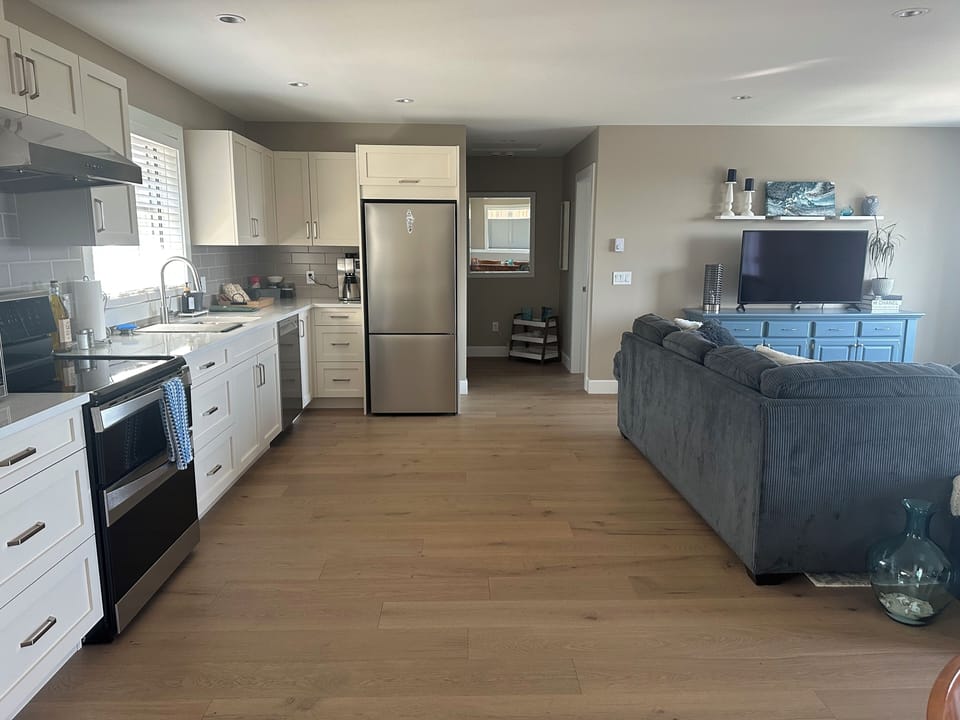 Very spacious and bright living room and kitchen