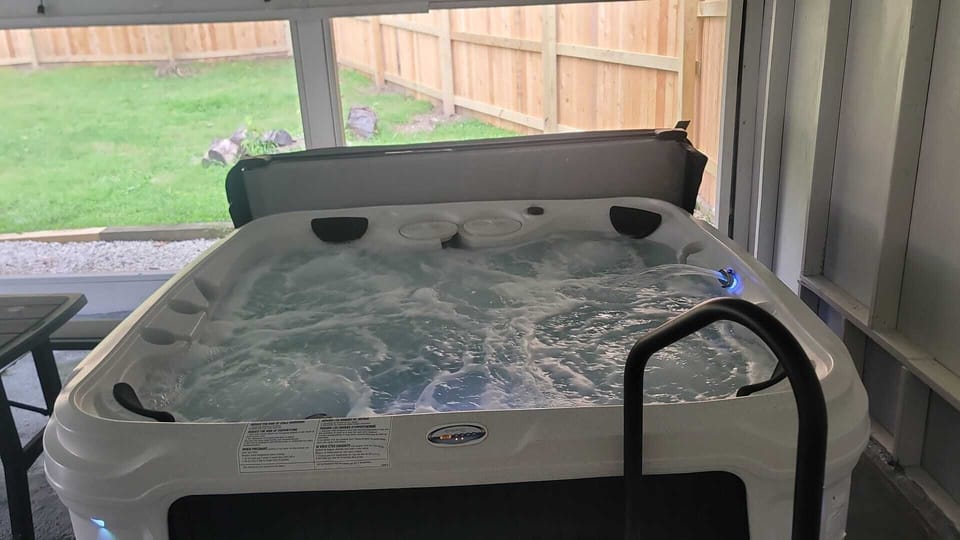 Indoor spa tub