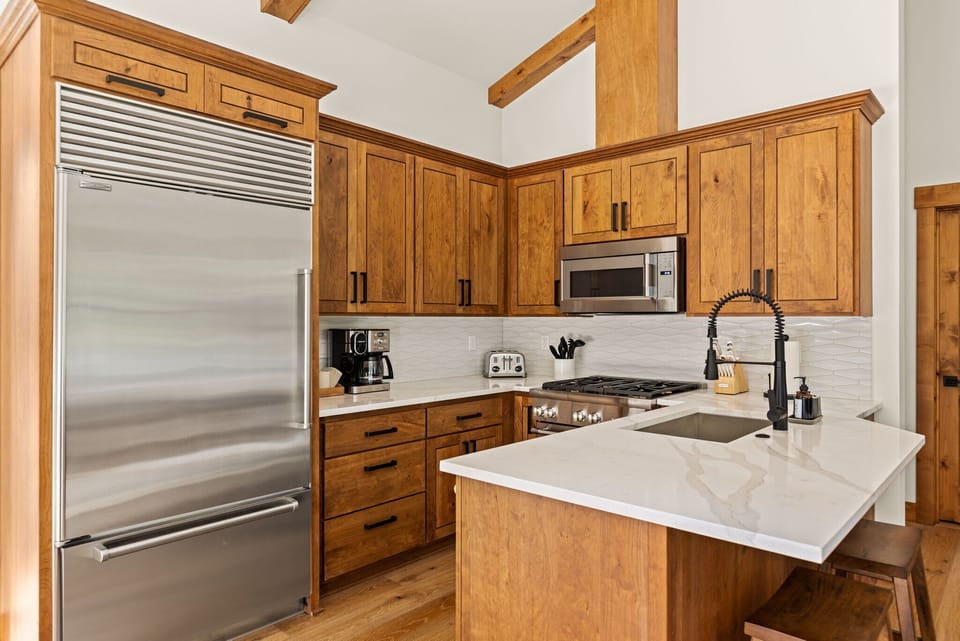 Our beautiful and functional kitchen is so inviting, you might just find yourself channeling your inner chef.
