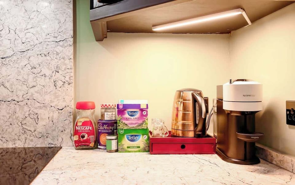 Our kitchen is fully stocked with all the essentials, including complimentary tea, coffee and basic cooking supplies. 