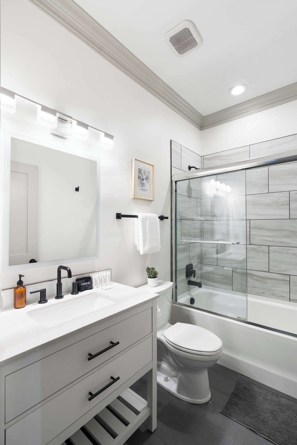Bathroom 1: Shower/Tub