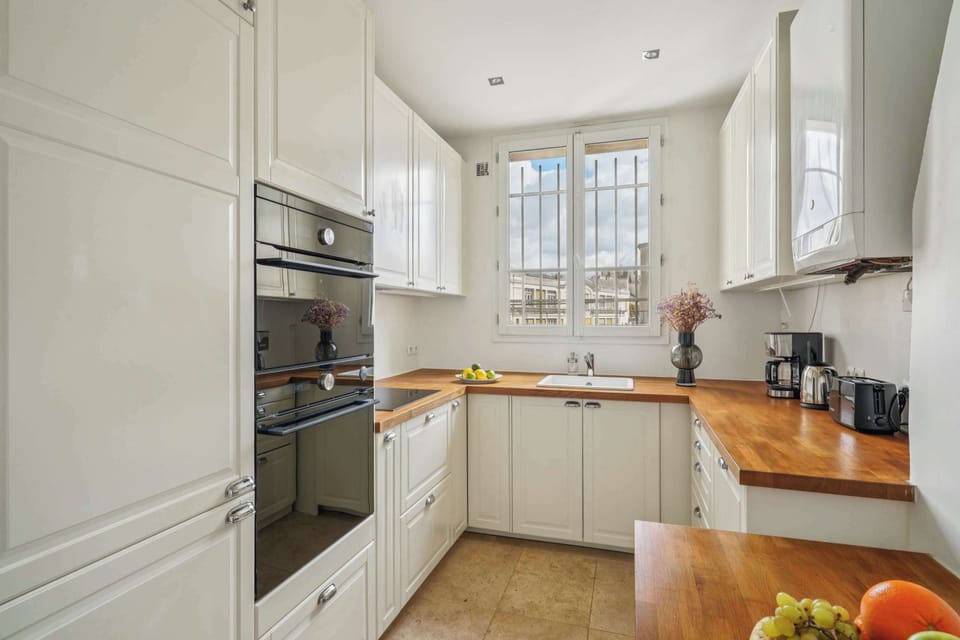 The kitchen is fully equipped to prepare a simple meal 