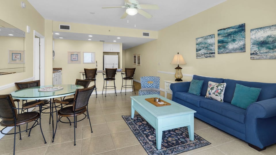 Sterling Reef 1604 - Living area