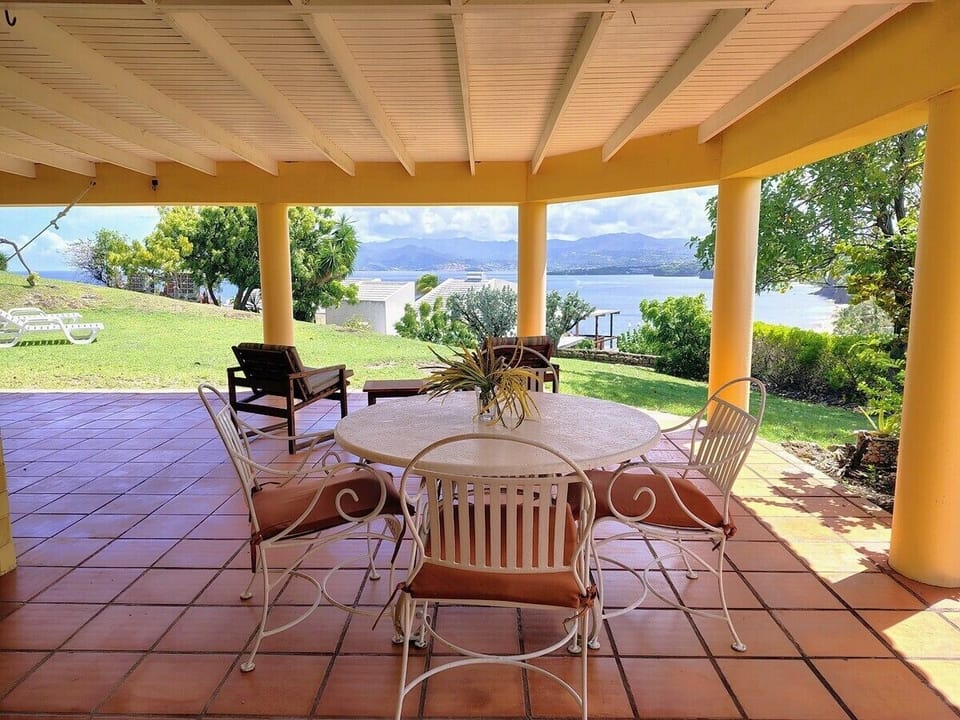 Veranda and outdoor dining