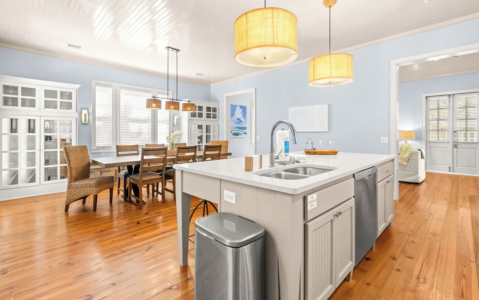 Stainless steel appliances available in the kitchen