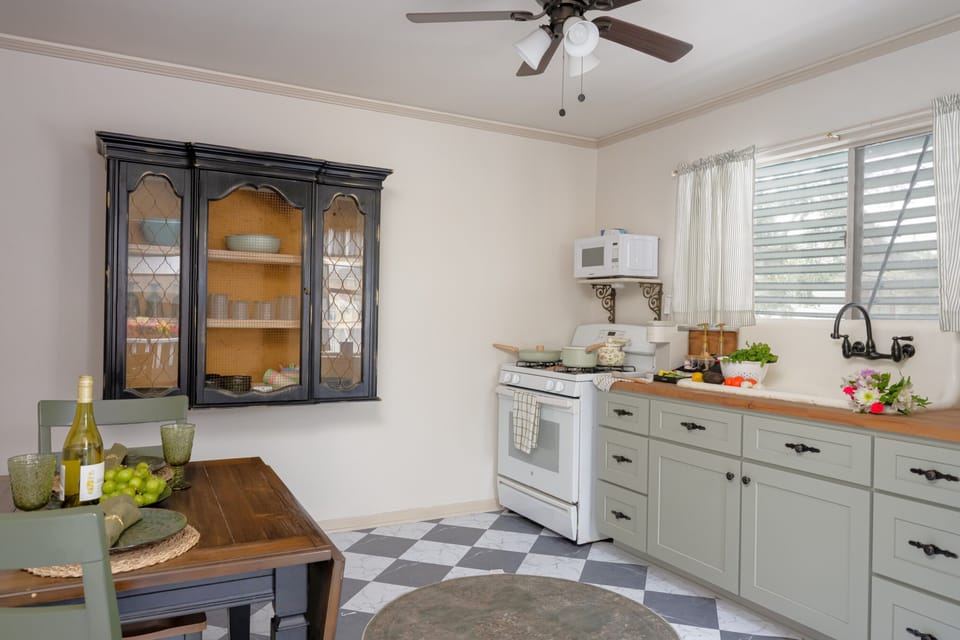  Fully stocked Kitchen stocked with everything you'll need! (no dishwasher)