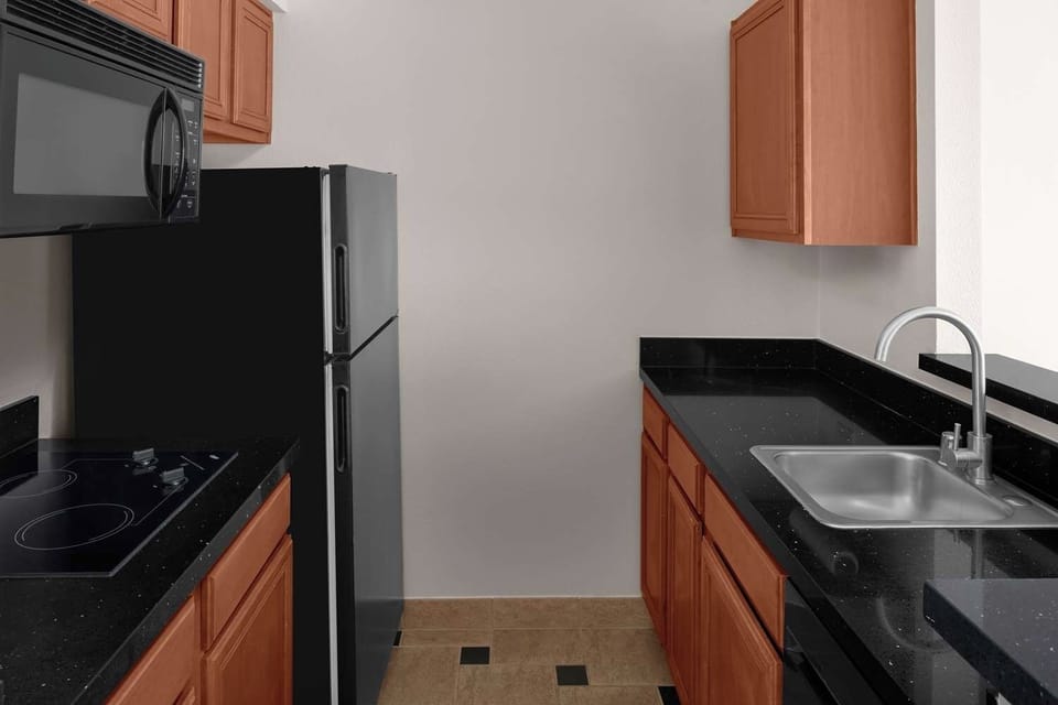 Cook simple meals easily in the fully equipped kitchenette.