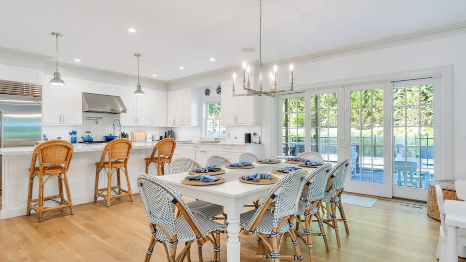 Open concept living, dining and kitchen