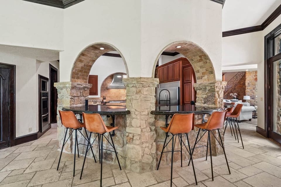 Bar/kitchen 