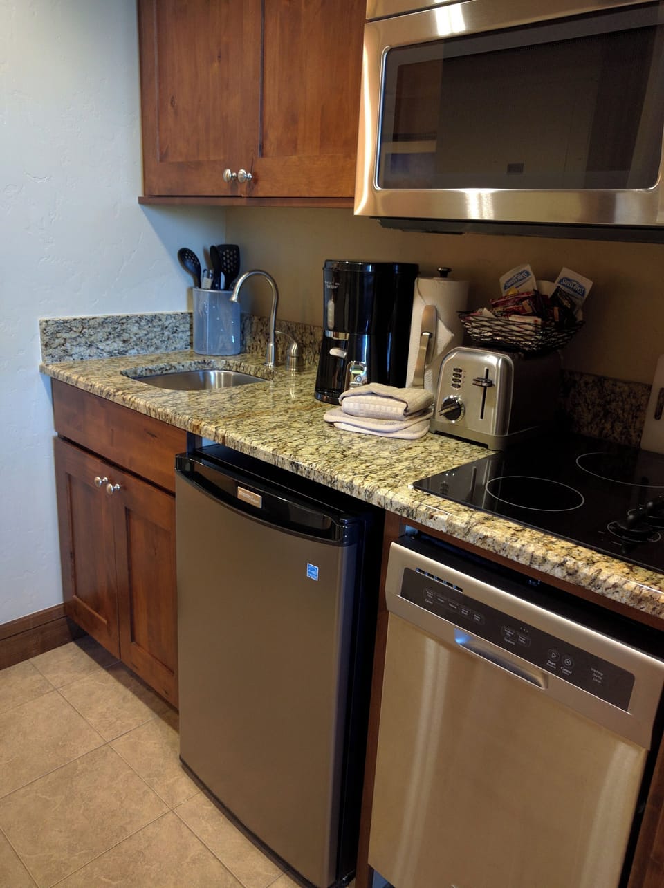 Kitchenette in the suite side of the condo