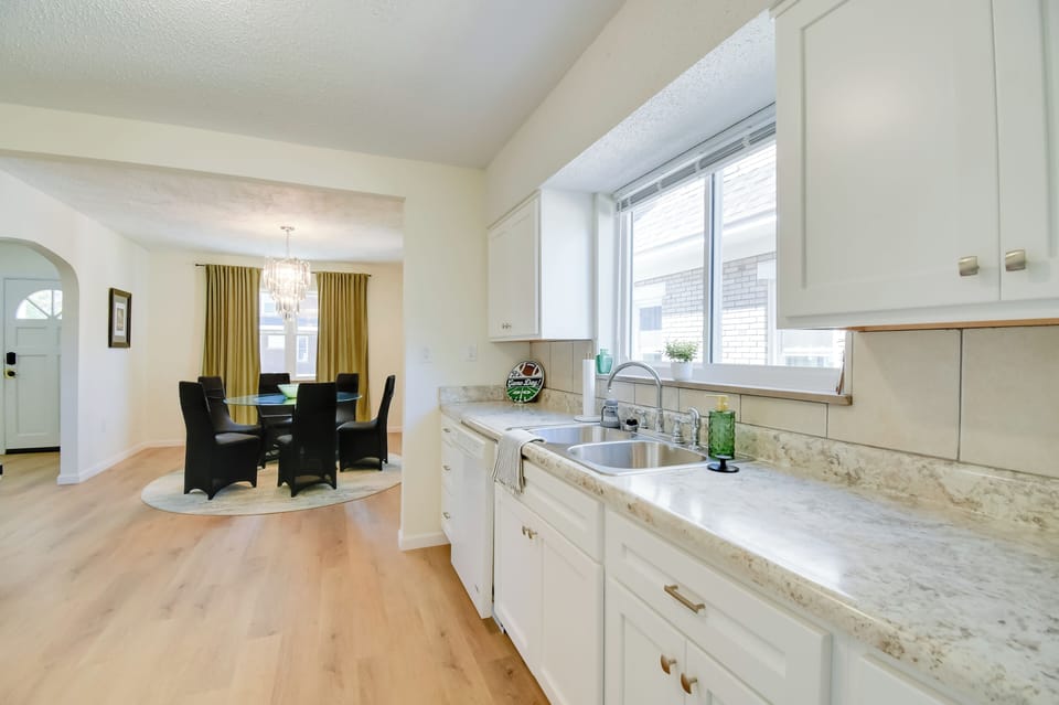 Kitchen | Cooking Basics | Main Level