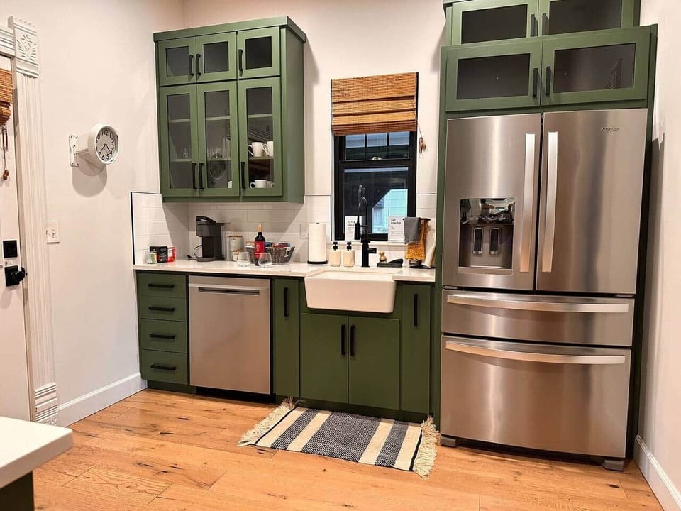 Fully equipped kitchen—ideal for quick bites or home-cooked meals.