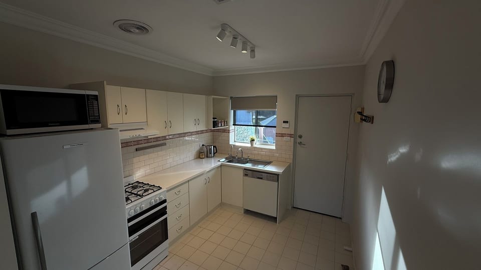 Kitchen/entrance 