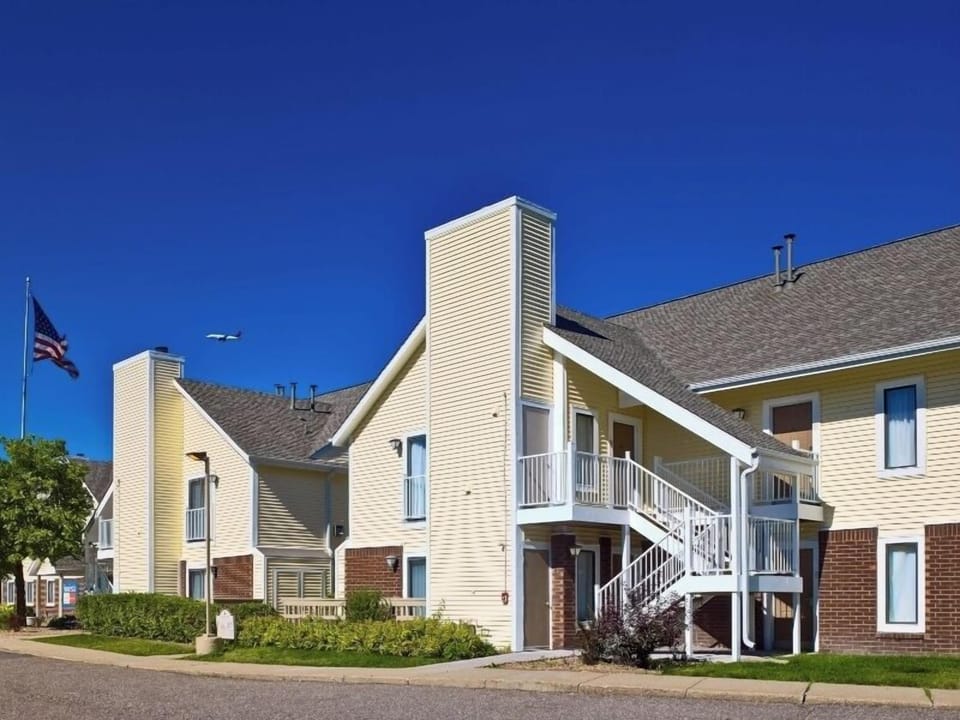 Arrive with ease at this bright, welcoming exterior.
