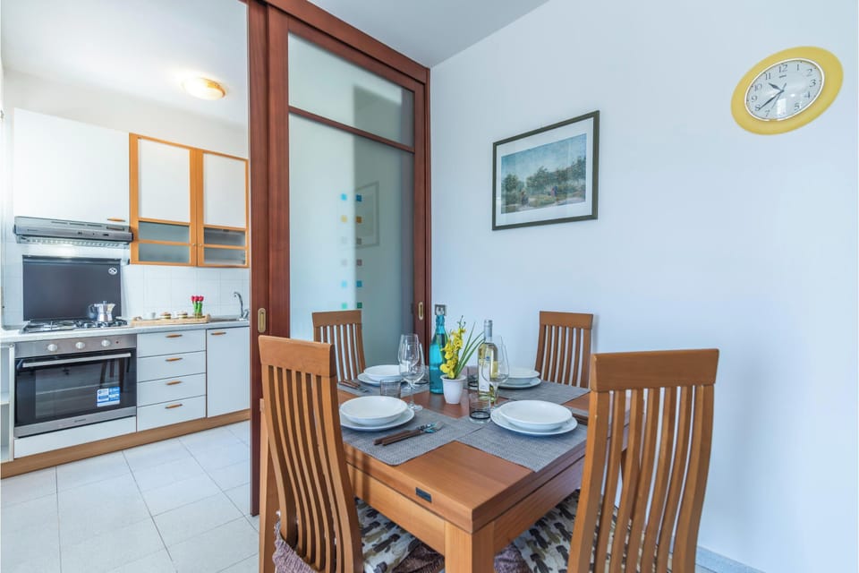 Kitchen and dining area