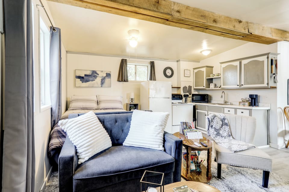 Mountain Home Vacation Rental | Studio | 1BA | 650 Sq Ft | Step-Free Access