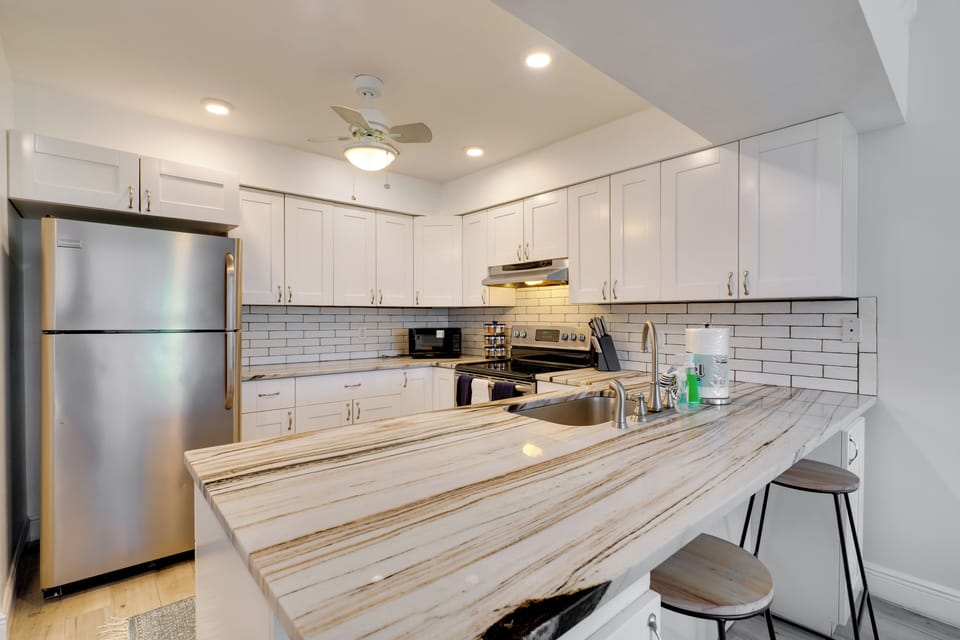 Kitchen | Breakfast Bar | Cooking Basics