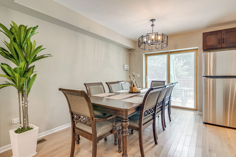 Dining Table | Dishware/Flatware | 1st Floor
