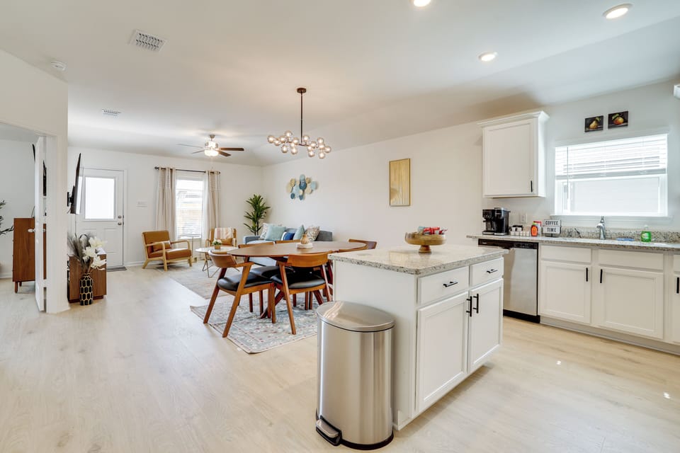 Kitchen | Refrigerator | Stove/Oven | Microwave | Dishwasher