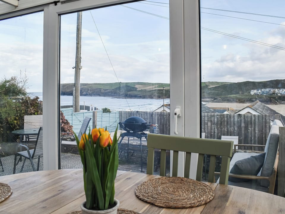 Dining room | Seals Cove, Polzeath