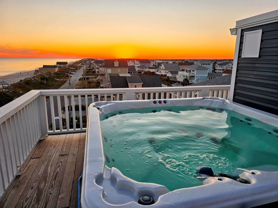 Rooftop Hot Tub Sunset Views