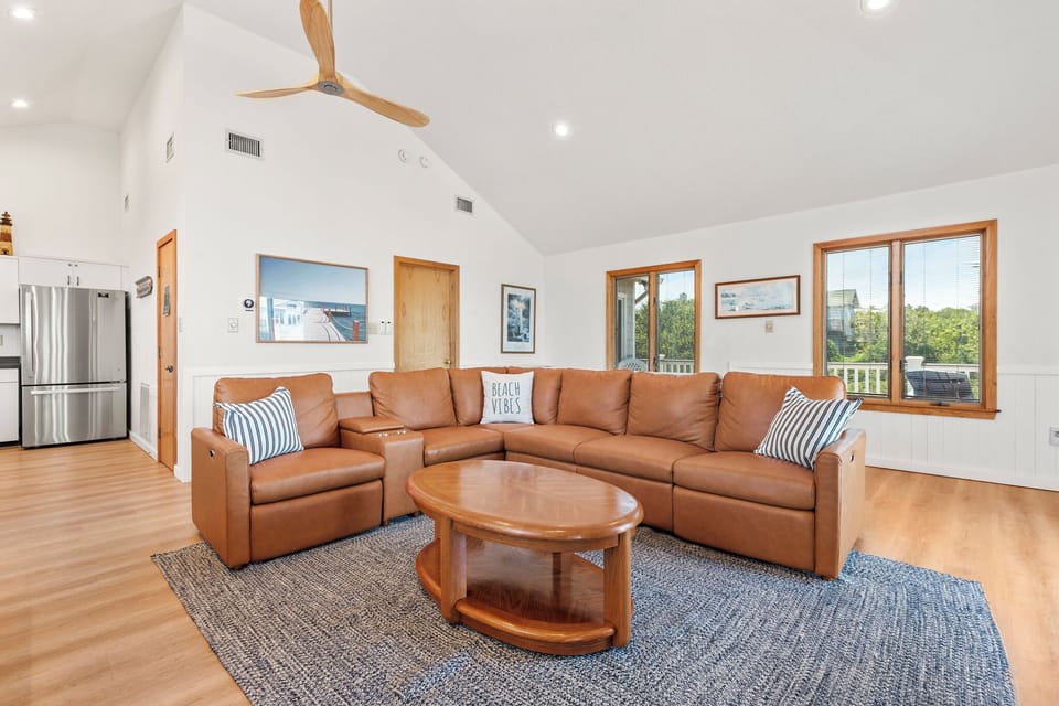 DU410: Family Tradition | Top Level Living Area