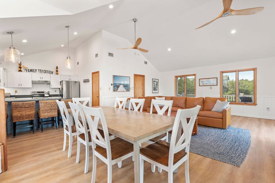 DU410: Family Tradition | Top Level Dining Area