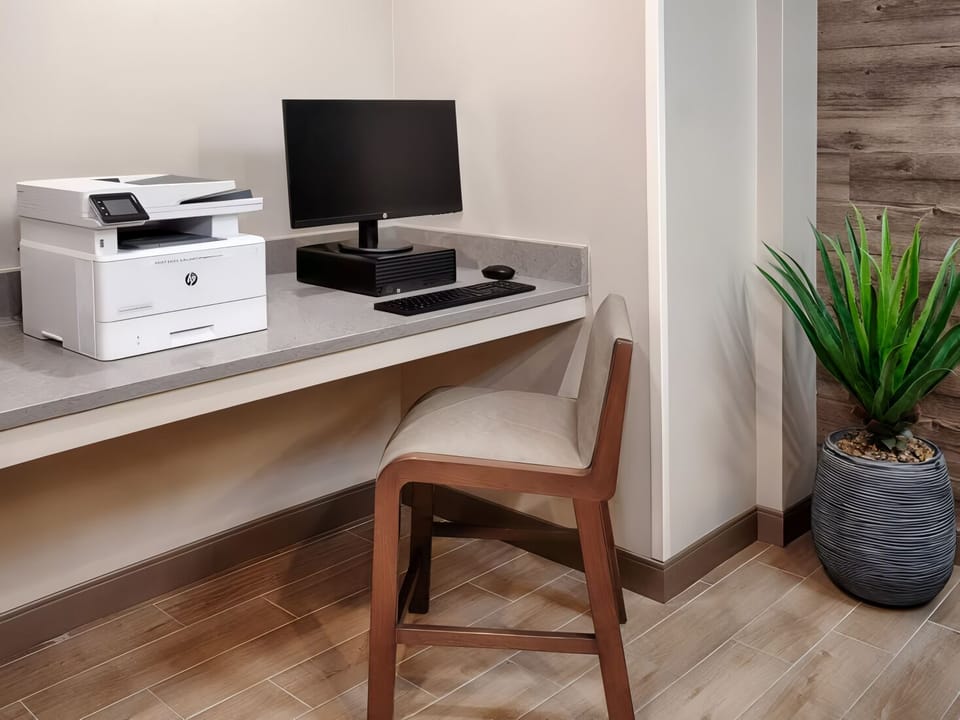 Stay productive with a convenient workstation and easy printing.