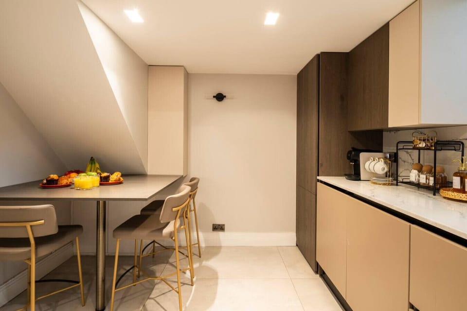 Convenient breakfast table
