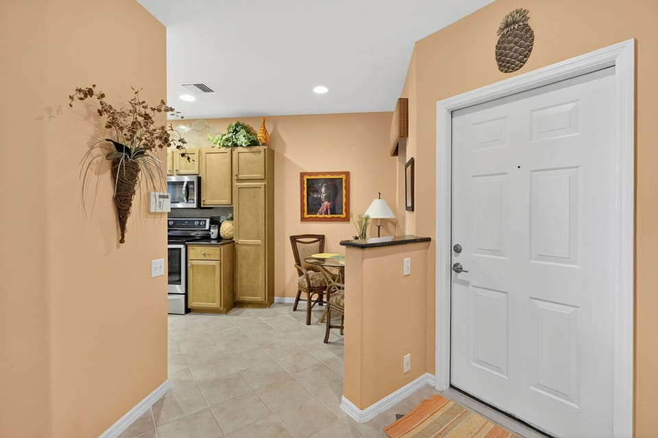 Entry & Kitchen Nook
