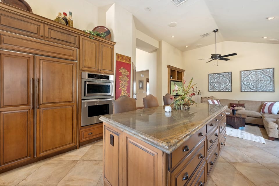 Kitchen Alternate Picture