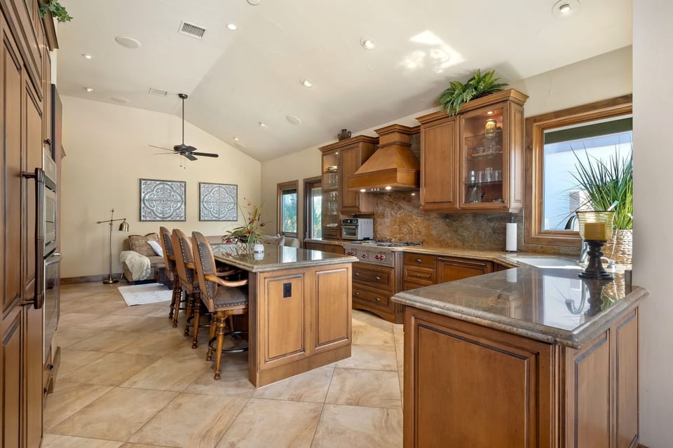 Kitchen Alternate Picture