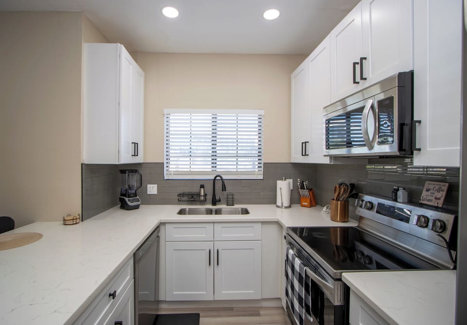 Equipped Kitchen
